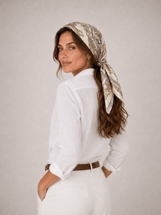 Lenço Feminino Acetinado 70x70 Pluma | Uso Versátil