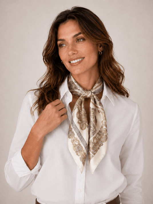 Lenço Feminino Acetinado 70x70 Pluma | Uso Versátil